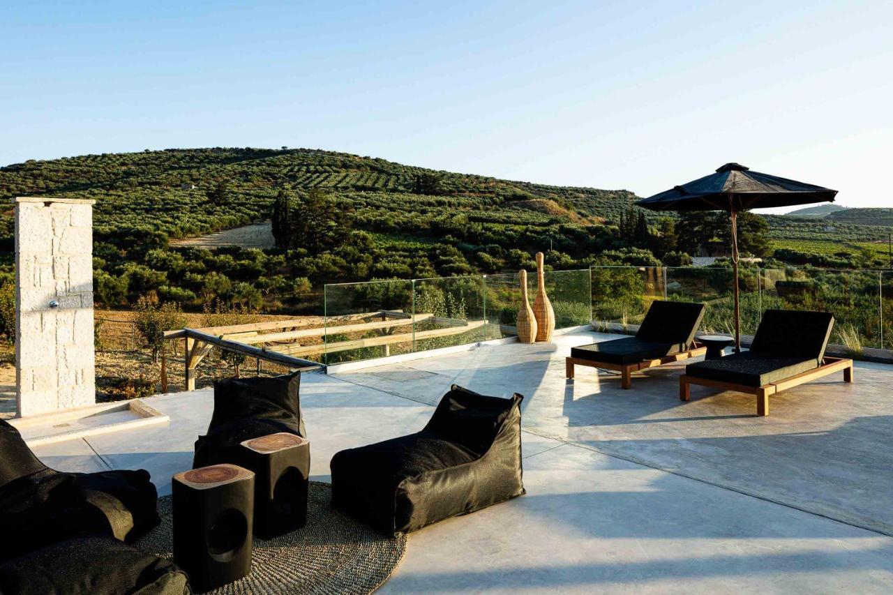 Villa Mantilari Wine Estate 7 Apartments 2 Private Pools 1 Heated Tennis Court Fitness Center Archanes Eksteriør billede
