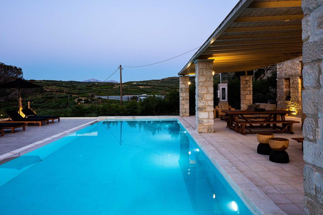 Villa Mantilari Wine Estate 7 Apartments 2 Private Pools 1 Heated Tennis Court Fitness Center Archanes Eksteriør billede