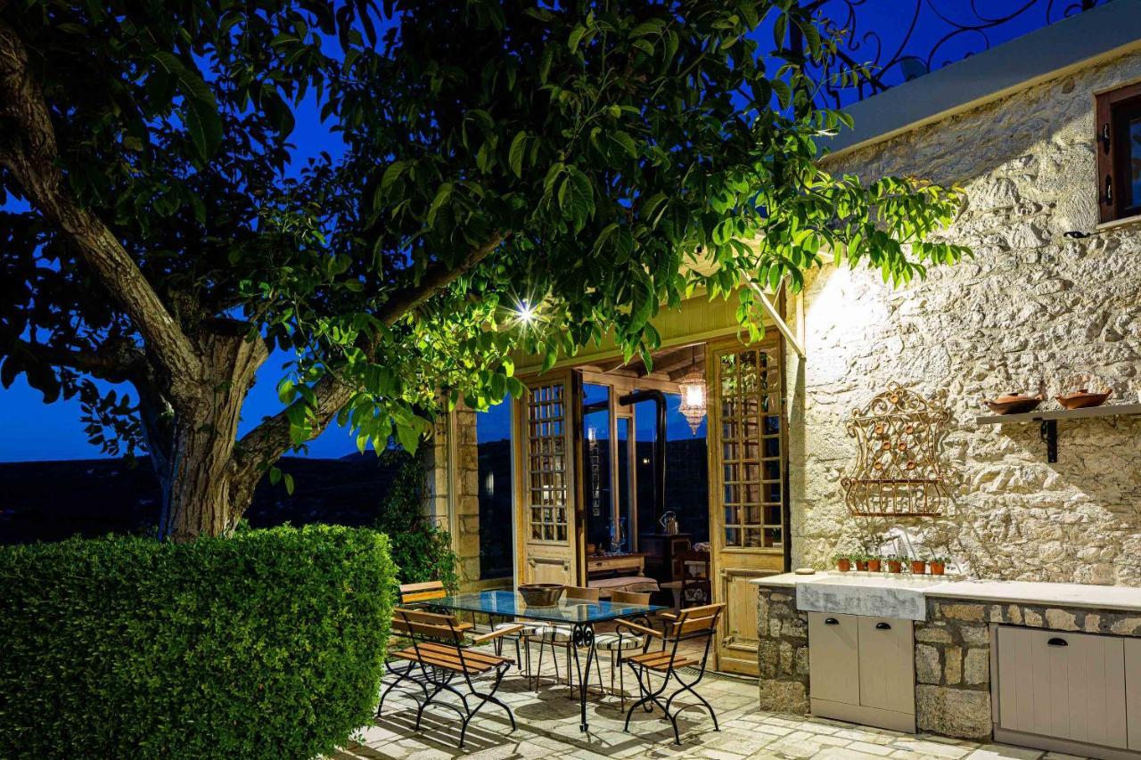 Villa Mantilari Wine Estate 7 Apartments 2 Private Pools 1 Heated Tennis Court Fitness Center Archanes Eksteriør billede