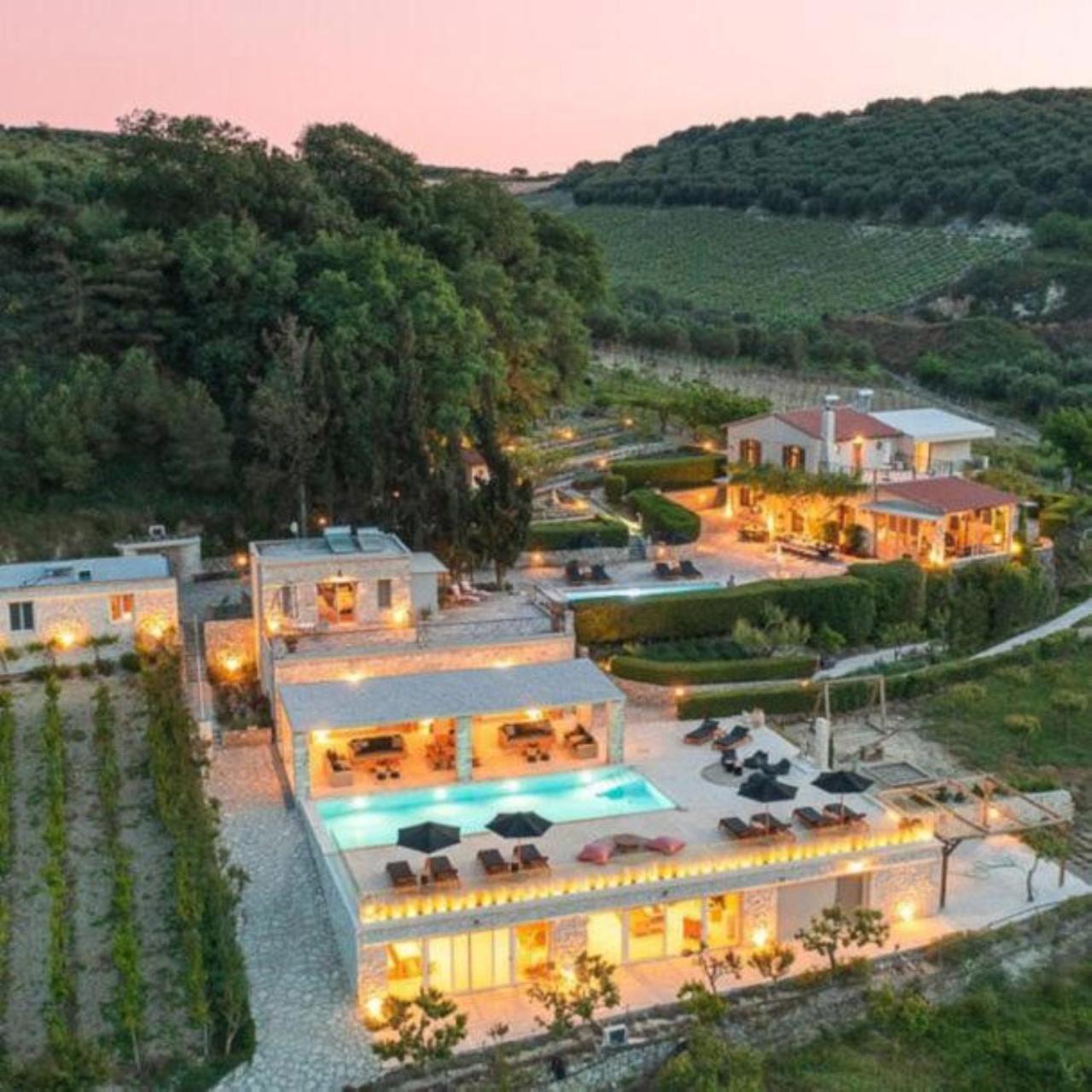 Villa Mantilari Wine Estate 7 Apartments 2 Private Pools 1 Heated Tennis Court Fitness Center Archanes Eksteriør billede