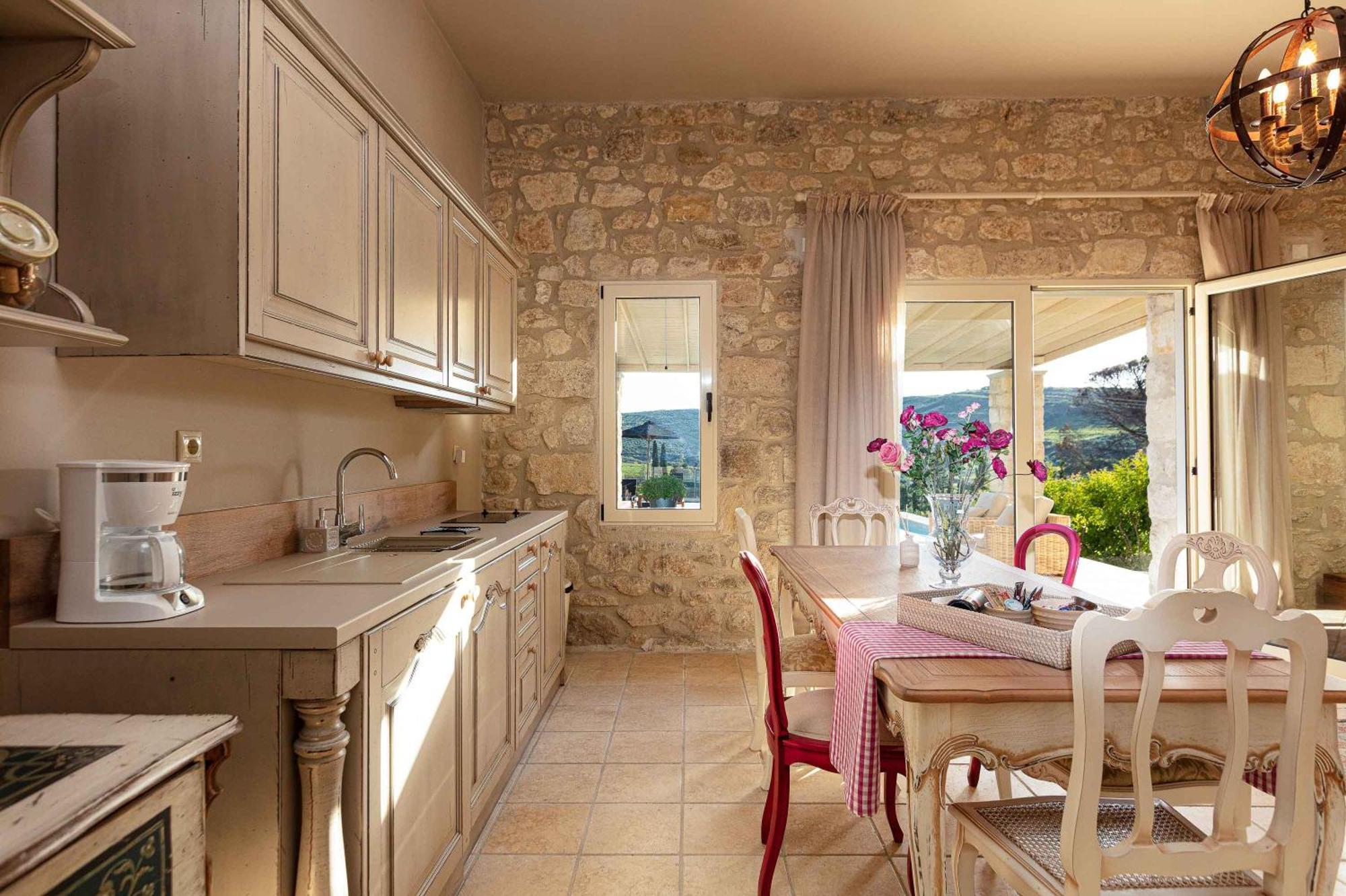 Villa Mantilari Wine Estate 7 Apartments 2 Private Pools 1 Heated Tennis Court Fitness Center Archanes Værelse billede